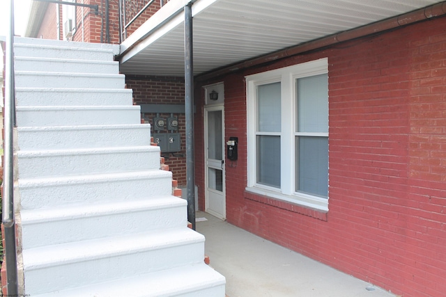 entrance to property with covered porch