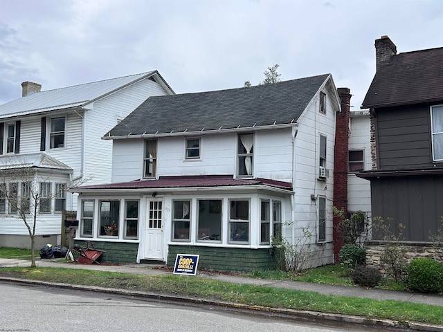 view of front facade