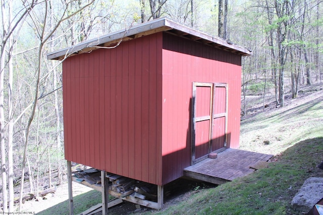 view of outdoor structure