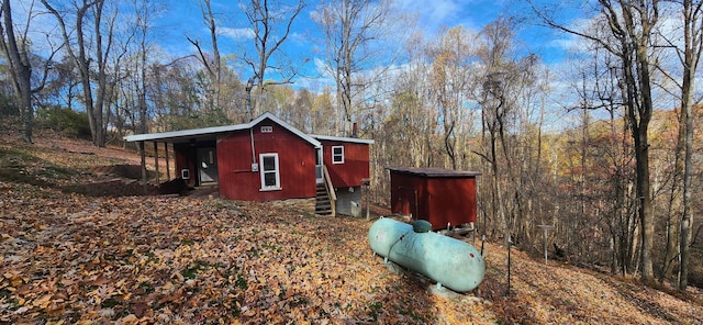 view of outbuilding