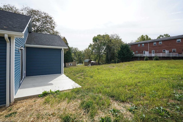 view of yard with a patio