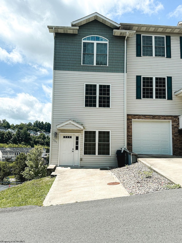 101 Butler Dr, Morgantown, WV 26508 - view of front of house with a garage