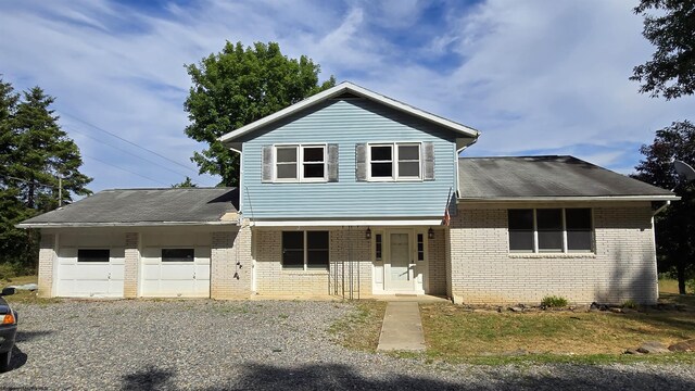 view of front of house featuring a garage