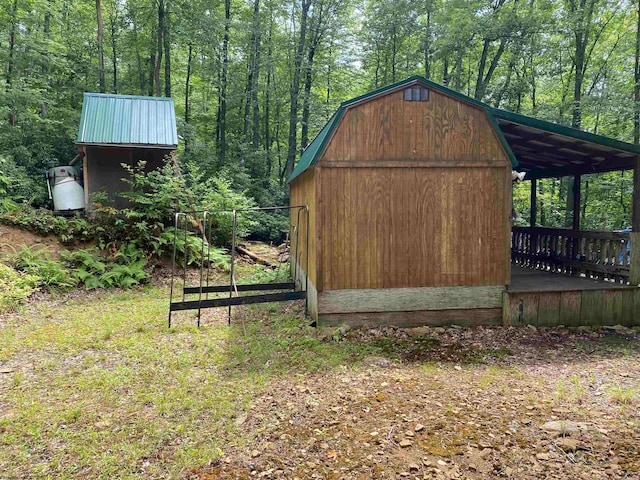 view of outbuilding