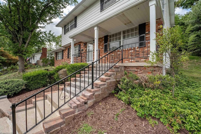 view of front of home featuring a porch