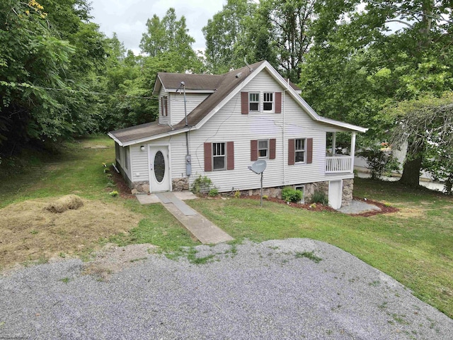 view of front of house with a front yard