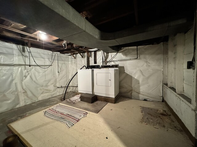 basement featuring washing machine and dryer