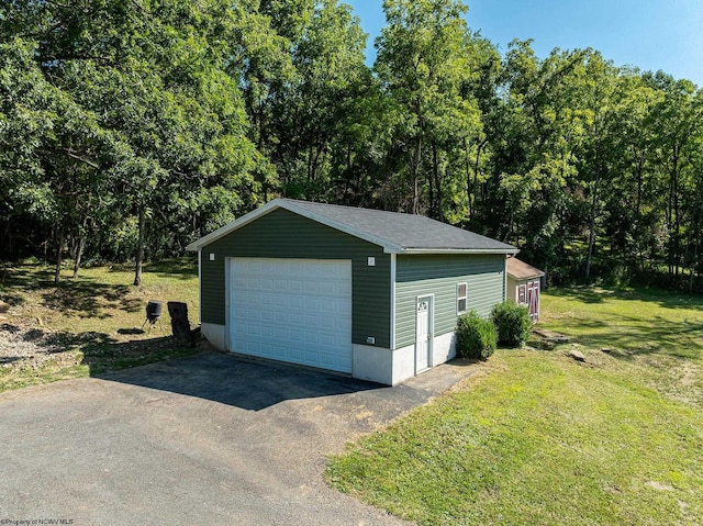 view of detached garage