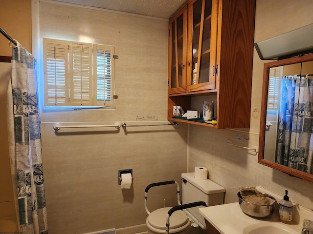 413 Green Acres Cir, Spencer, WV 25276 - full bathroom with curtained shower, toilet, and a sink
