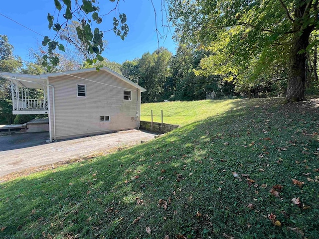 view of yard featuring a patio area