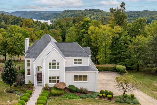 view of front of house featuring a front yard