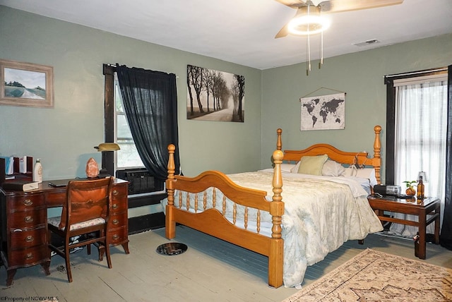 bedroom featuring ceiling fan