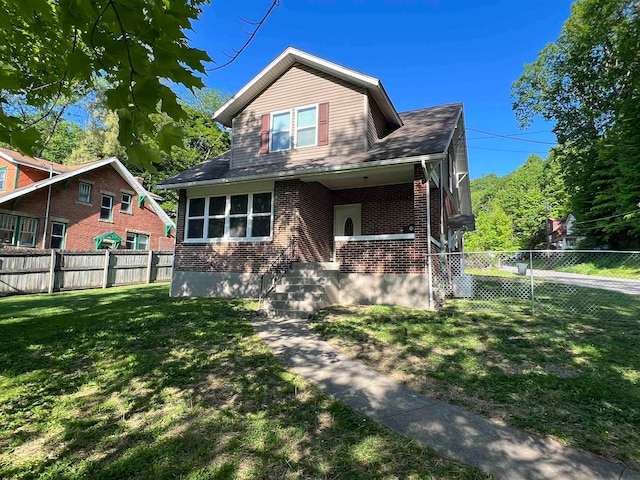 view of front of house with a front yard