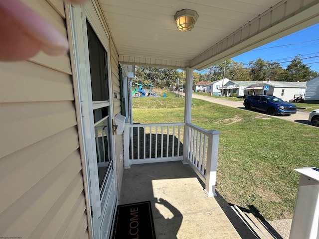 view of patio / terrace with covered porch