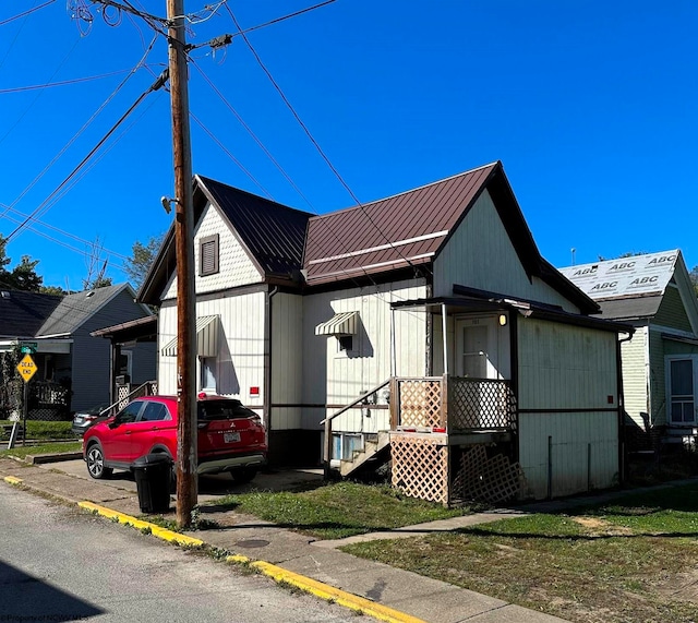 view of home's exterior