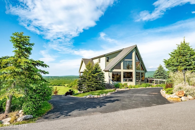 view of front of property