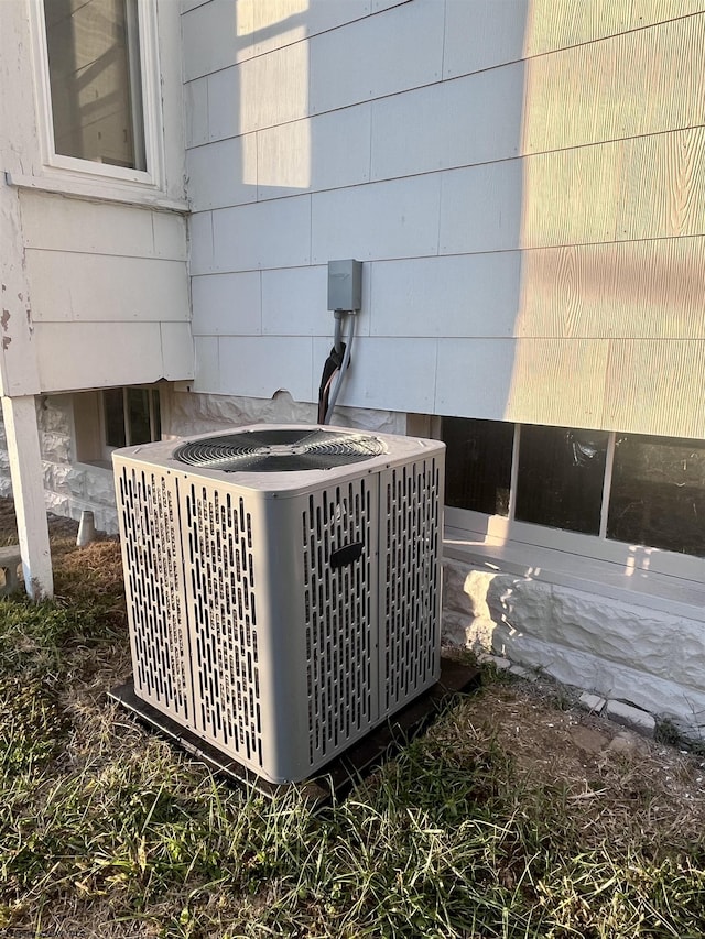 428 James St, Bridgeport, WV 26330 - details with cooling unit