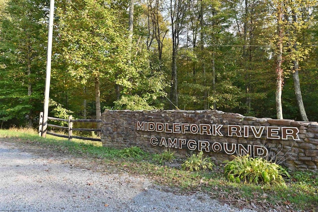 view of community / neighborhood sign