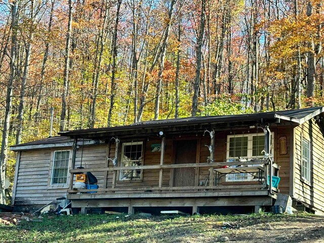 view of front of property featuring covered porch