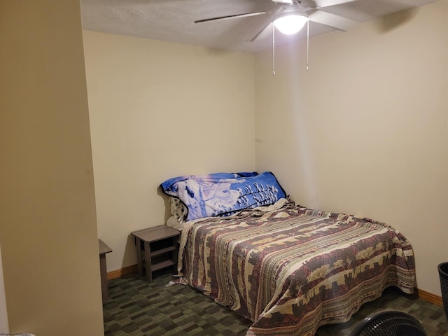 bedroom with ceiling fan