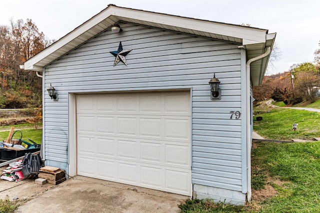 view of detached garage