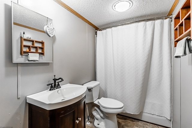 bathroom with a textured ceiling, toilet, vanity, crown molding, and a shower with curtain