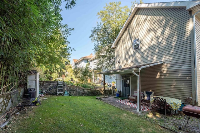 view of yard with a patio area