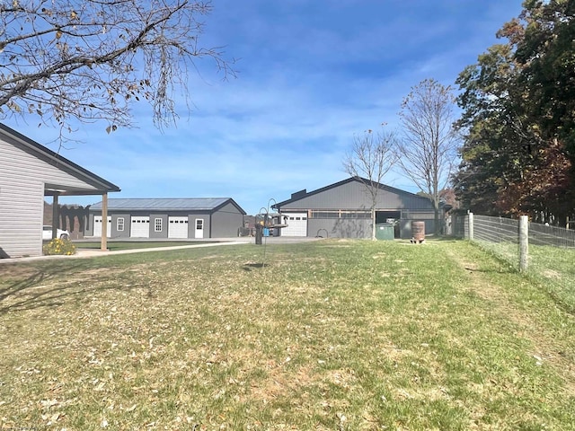 view of yard with an outdoor structure