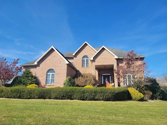 view of front of property with a front yard