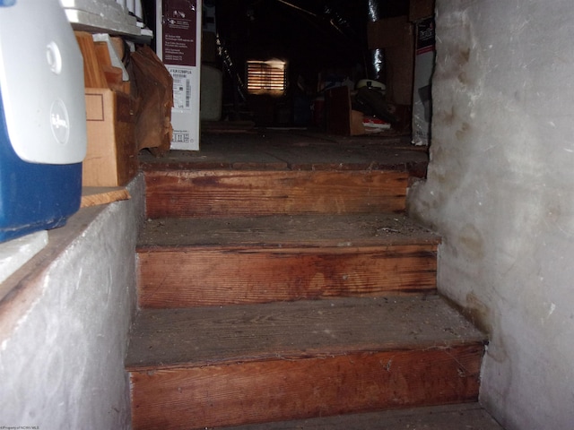 193 E Main St, Salem, WV 26426 - view of stairs