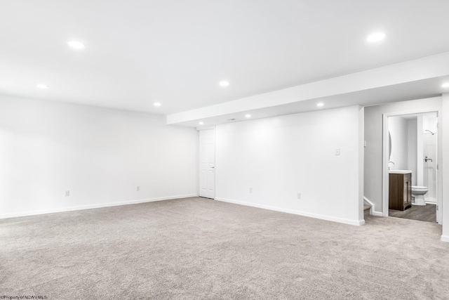 unfurnished room with carpet