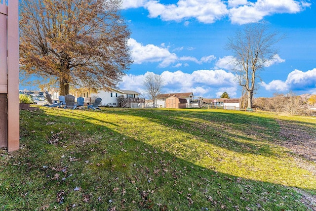 view of yard with a shed