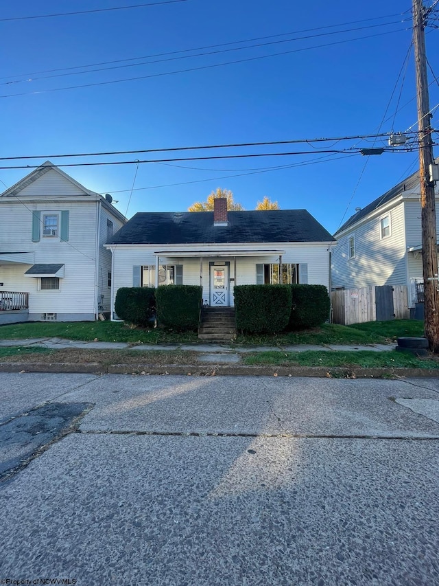 view of front of property