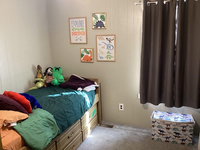 bedroom featuring carpet floors