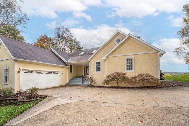 view of front of property featuring a garage