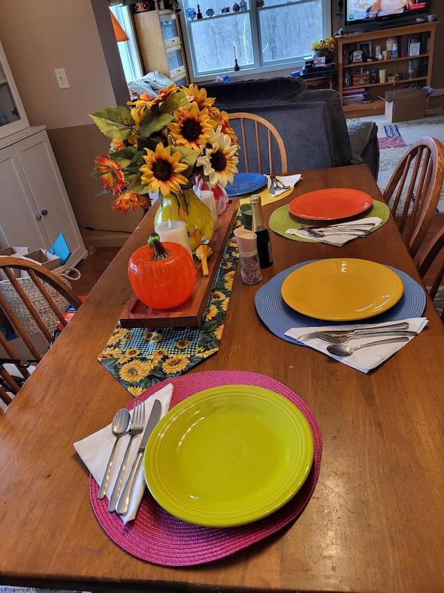 dining area with a wealth of natural light