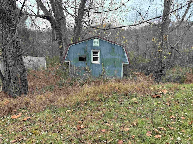 view of outbuilding