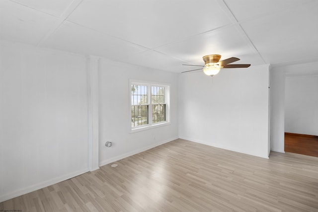 unfurnished room with light hardwood / wood-style floors and ceiling fan