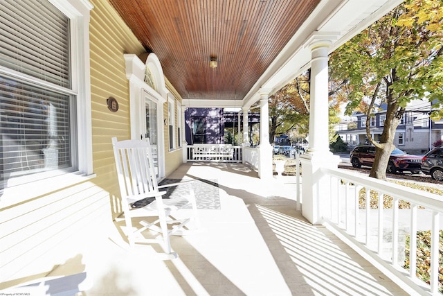 view of patio / terrace with covered porch