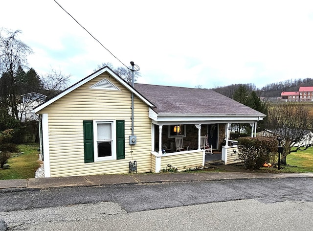 view of front of house with covered porch