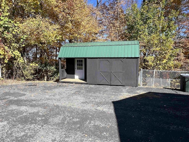 view of outbuilding