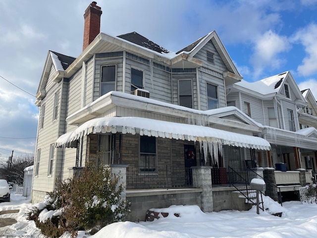 view of front facade featuring covered porch