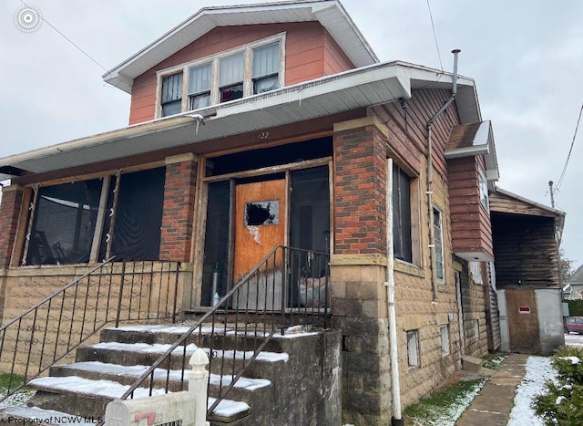 view of front of home with covered porch