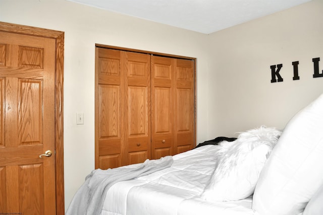 bedroom featuring a closet