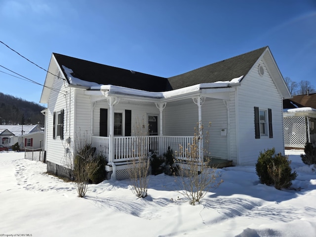 view of front of home featuring a porch