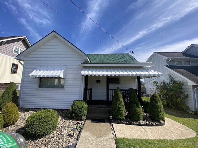 view of front of property with covered porch