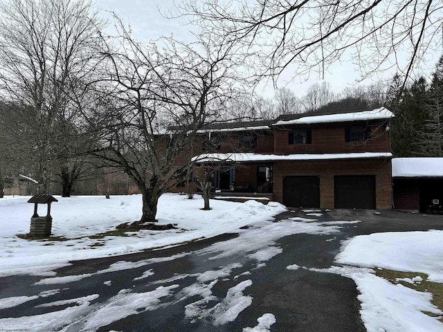 view of front facade with a garage