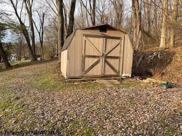 view of outbuilding