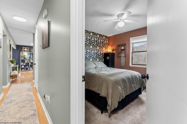 bedroom with ceiling fan