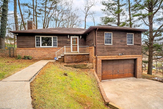 view of front of house featuring a garage